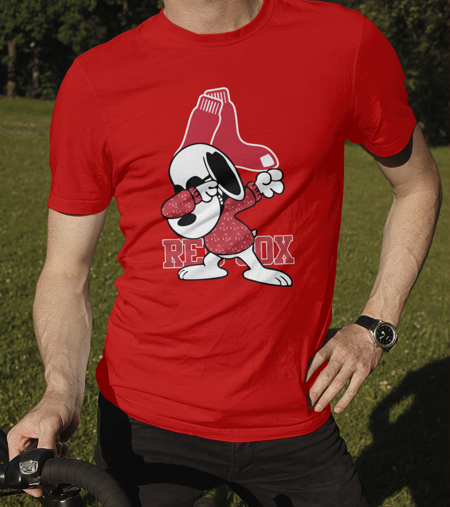 Boston Red Sox Snoopy Dabbing With Red Sox T-Shirt