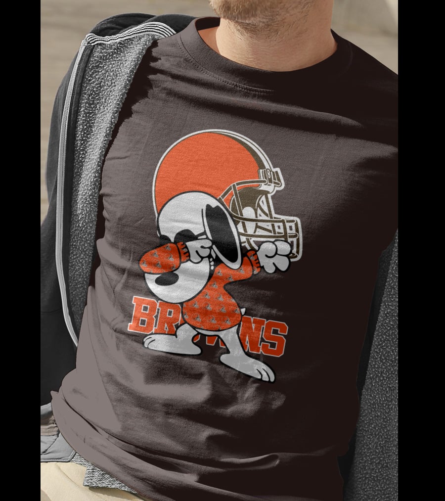 Cleveland Browns Snoopy Dabbing Football Helmet T-Shirt
