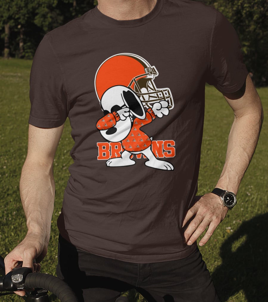 Cleveland Browns Snoopy Dabbing Football Helmet T-Shirt