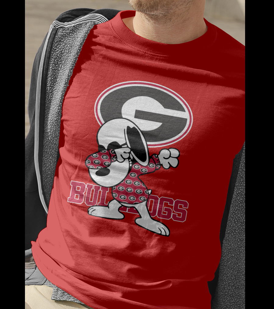 Georgia Bulldogs Snoopy Dabbing University Of Georgia T-Shirt