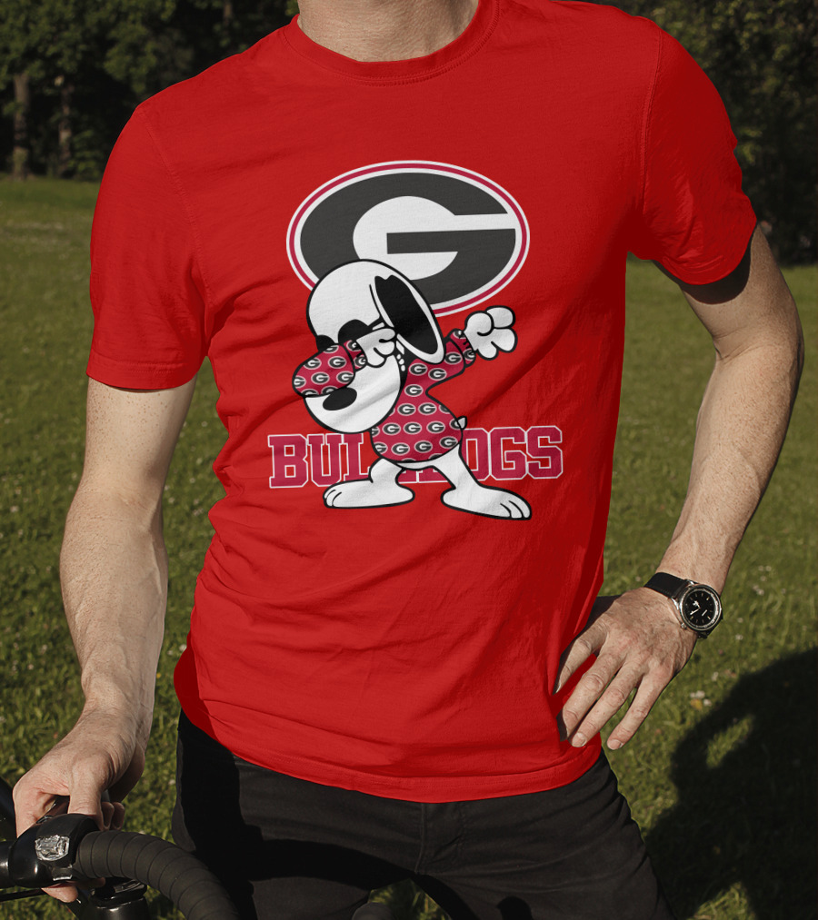 Georgia Bulldogs Snoopy Dabbing University Of Georgia T-Shirt