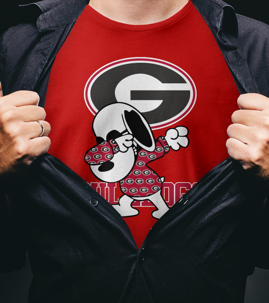 Georgia Bulldogs Snoopy Dabbing University Of Georgia T-Shirt