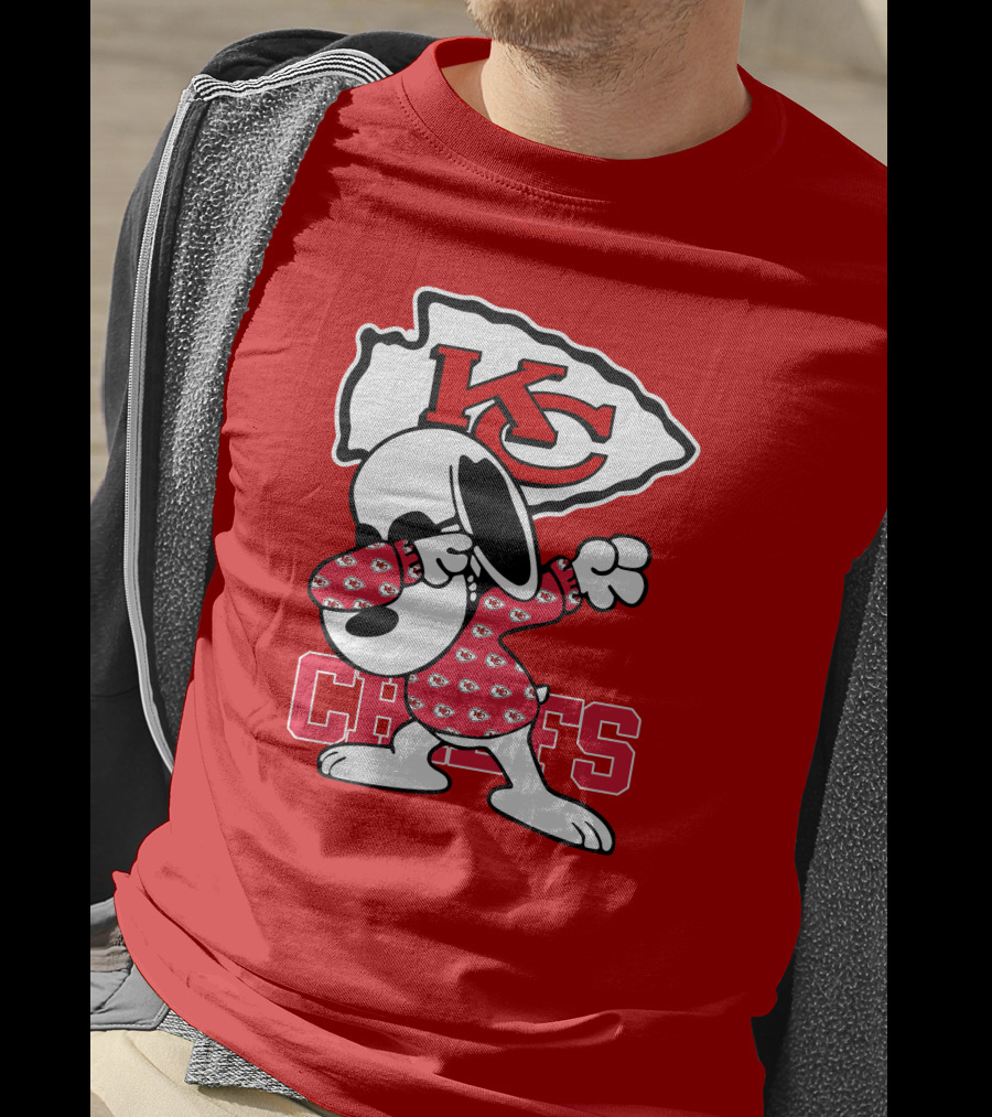 Kansas City Chiefs Snoopy KC Logo Dabbing Chiefs T-Shirt