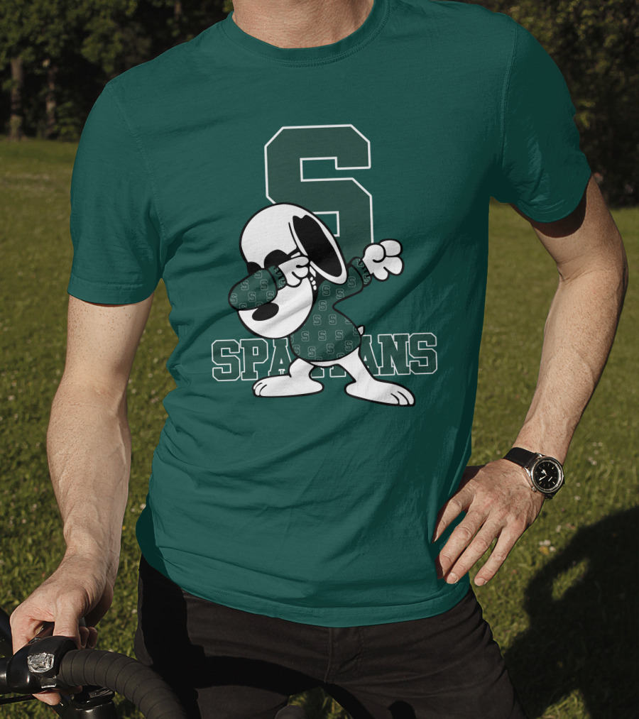 Michigan State Spartans Snoopy Dabbing Football Cartoon Peanuts T-Shirt