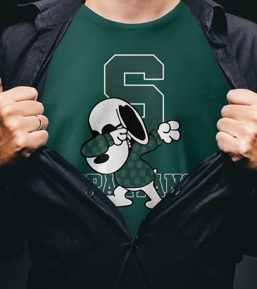Michigan State Spartans Snoopy Dabbing Football Cartoon Peanuts T-Shirt