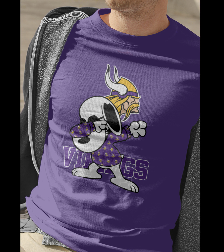Minnesota Vikings Snoopy Dabbing Peanuts Football Fandom T-Shirt