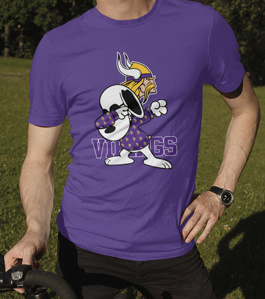 Minnesota Vikings Snoopy Dabbing Peanuts Football Fandom T-Shirt
