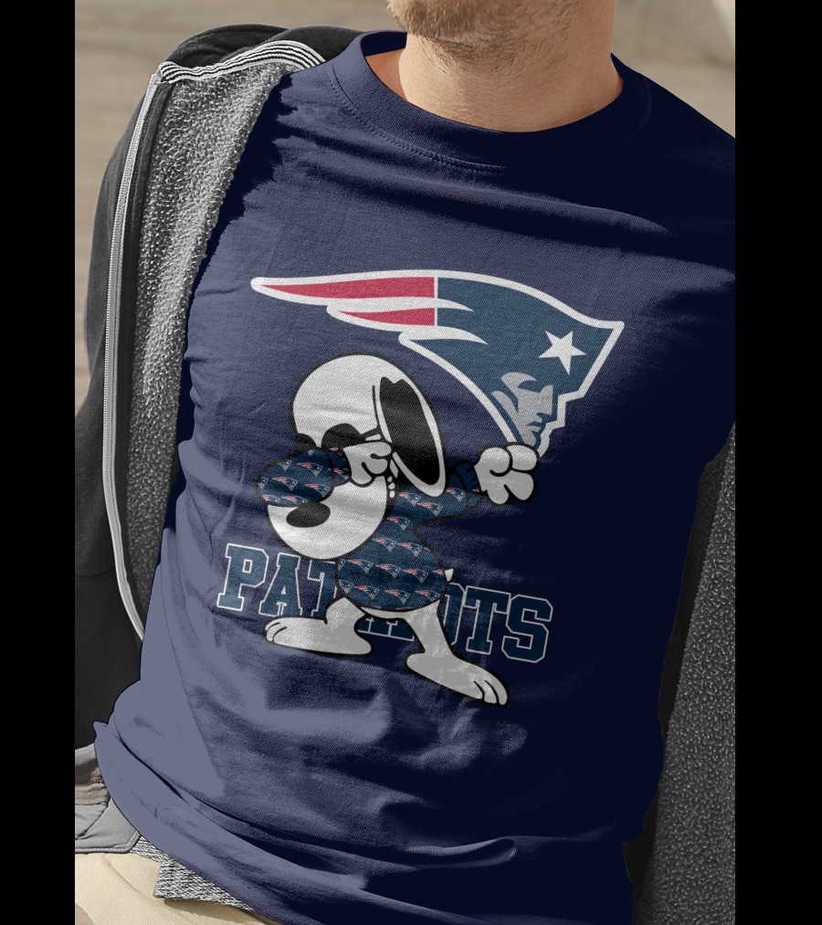 New England Patriots Snoopy Dabbing Patriots T-Shirt