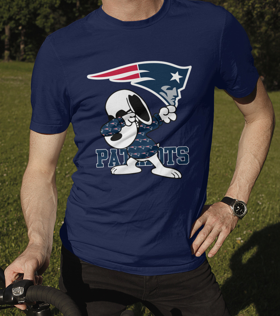 New England Patriots Snoopy Dabbing Patriots T-Shirt