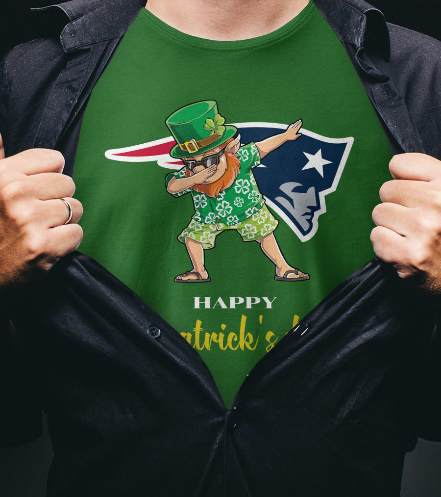 Happy St. Patrick's Day New England Patriots Dabbing Leprechaun T-Shirt