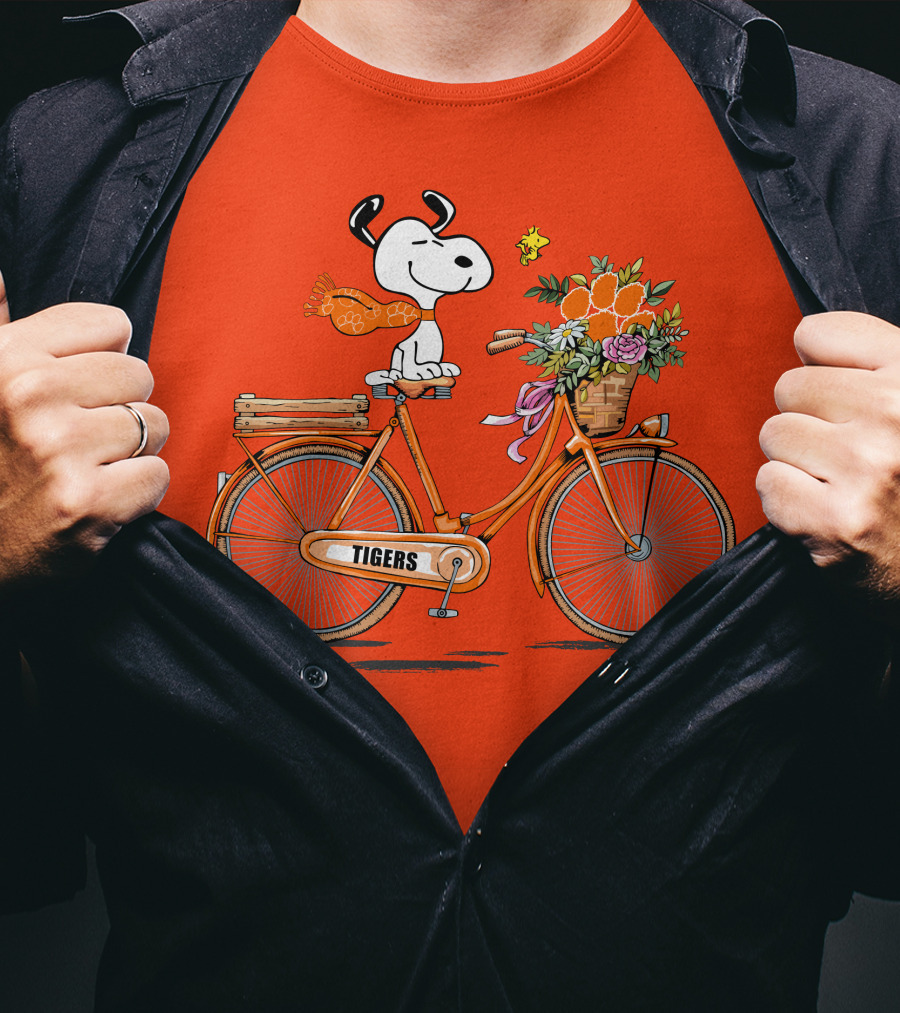Clemson Tigers Snoopy Woodstock Bicycle Flowers T-Shirt