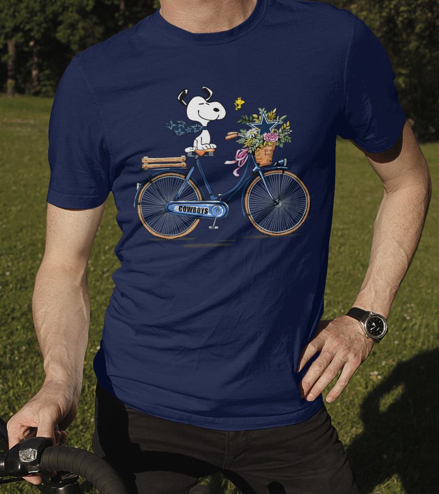 Dallas Cowboys Snoopy On Bicycle With Flowers And Star Basket T-Shirt