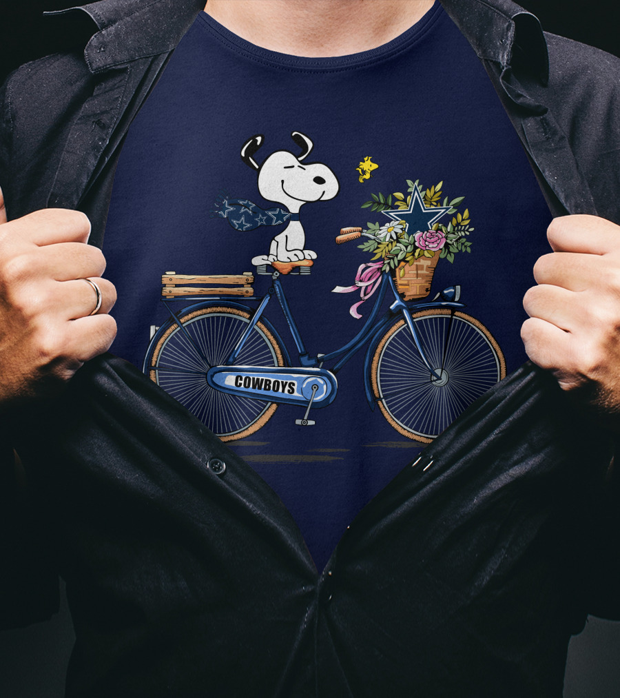 Dallas Cowboys Snoopy On Bicycle With Flowers And Star Basket T-Shirt