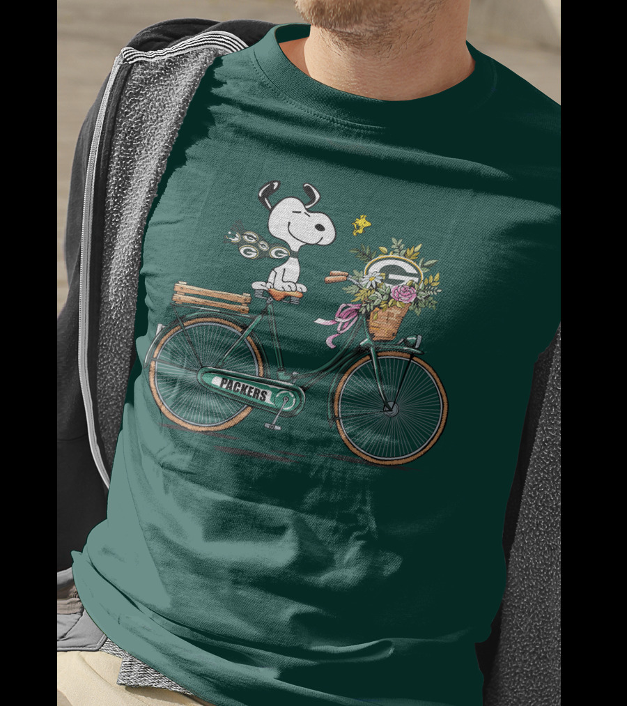 Packers Snoopy On Bicycle With Flowers And Woodstock T-Shirt