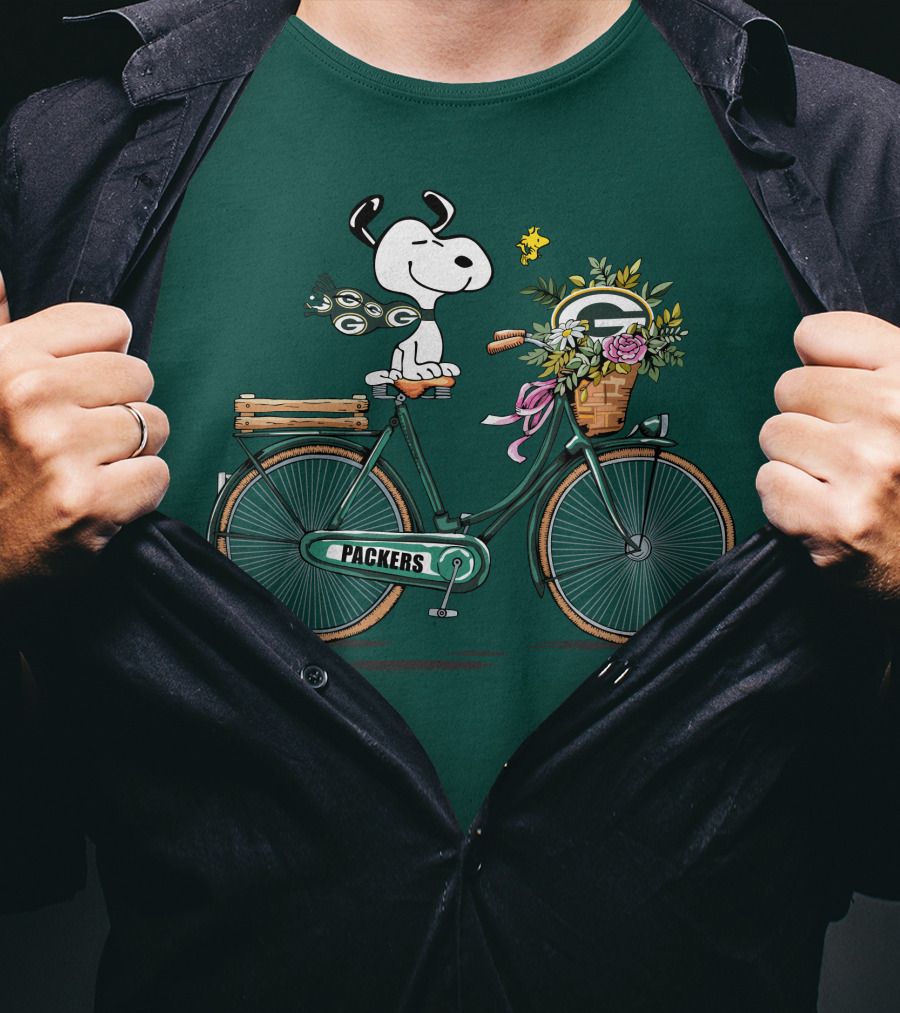 Packers Snoopy On Bicycle With Flowers And Woodstock T-Shirt