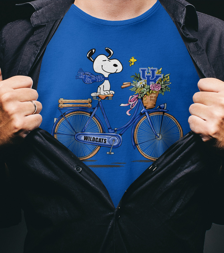 Kentucky Wildcats Snoopy On Bicycle With Flowers And UK T-Shirt