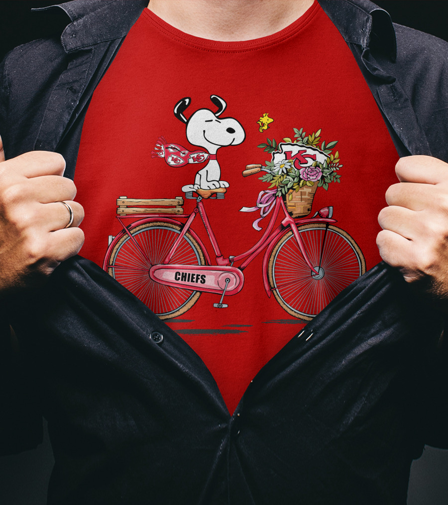 Kansas City Chiefs Snoopy Bicycle Flowers T-Shirt