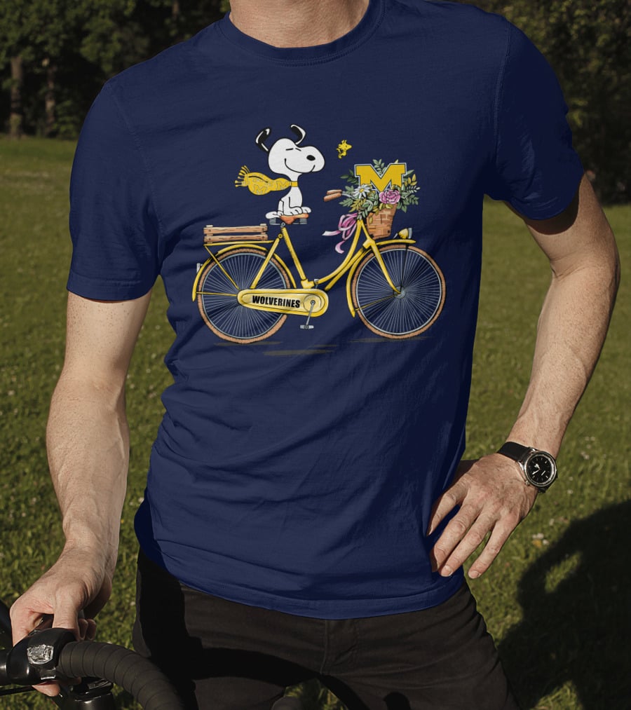 Michigan Wolverines Snoopy On Yellow Bicycle With Flowers T-Shirt