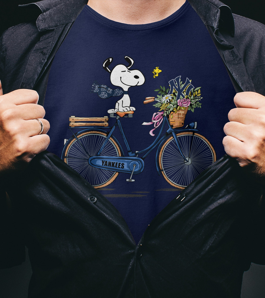 New York Yankees Snoopy On Bicycle With Woodstock And Flowers T-Shirt