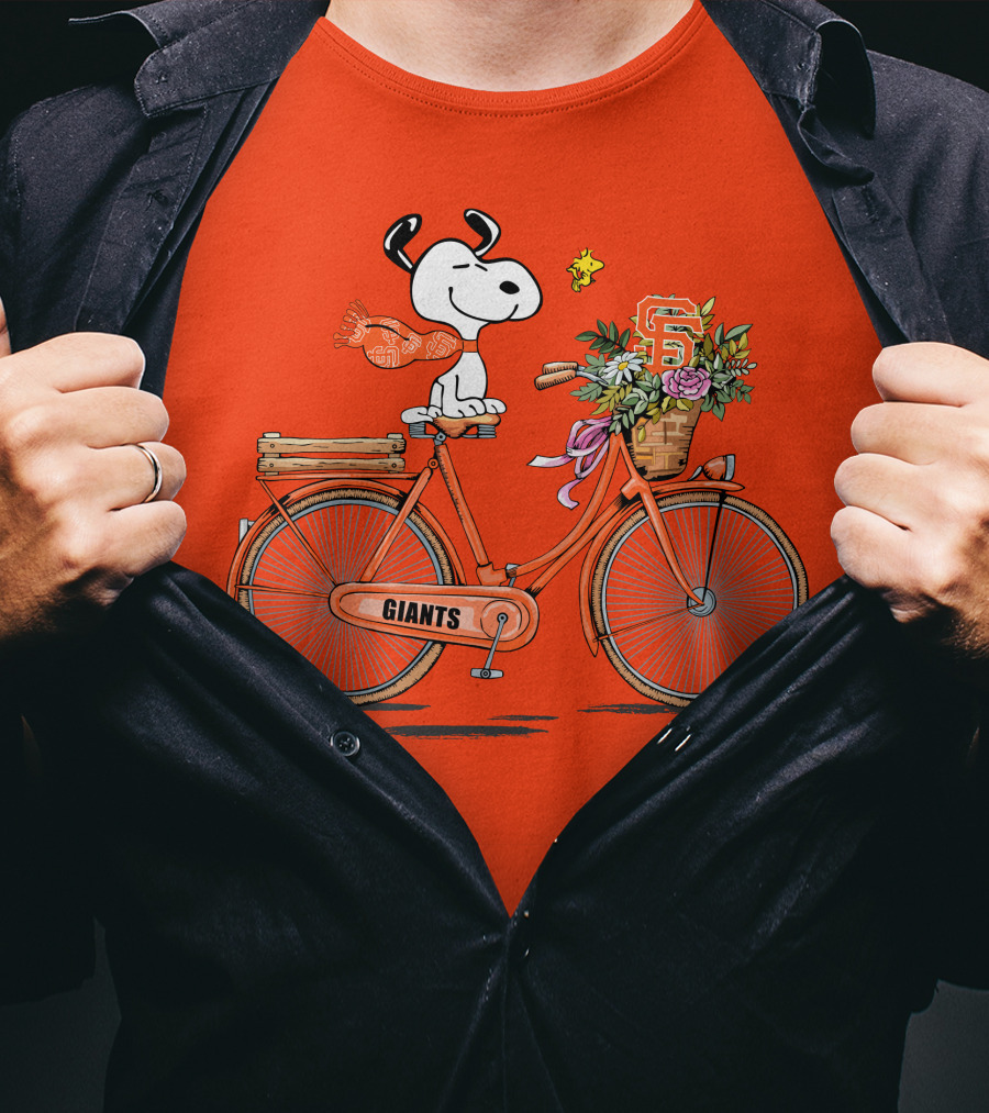 San Francisco Giants Snoopy On Bicycle With Flowers T-Shirt