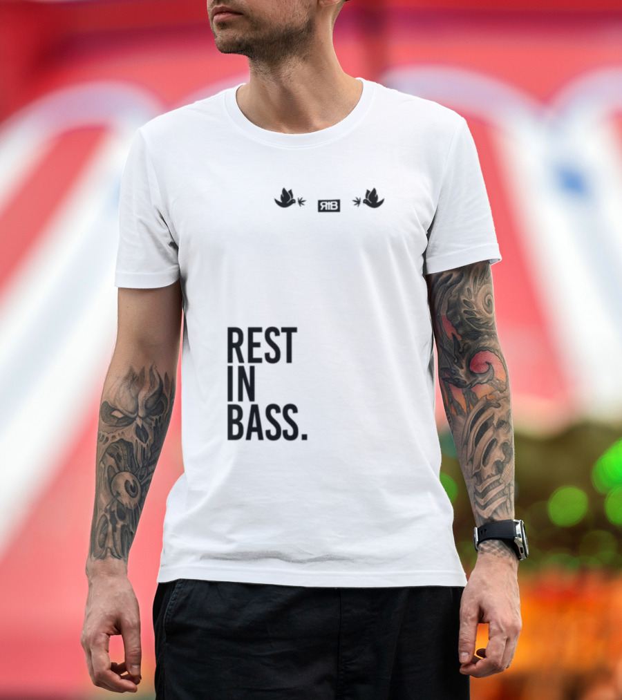 Rest In Bass Che Flying High Peace Symbol Headphones Star Elements T-Shirt