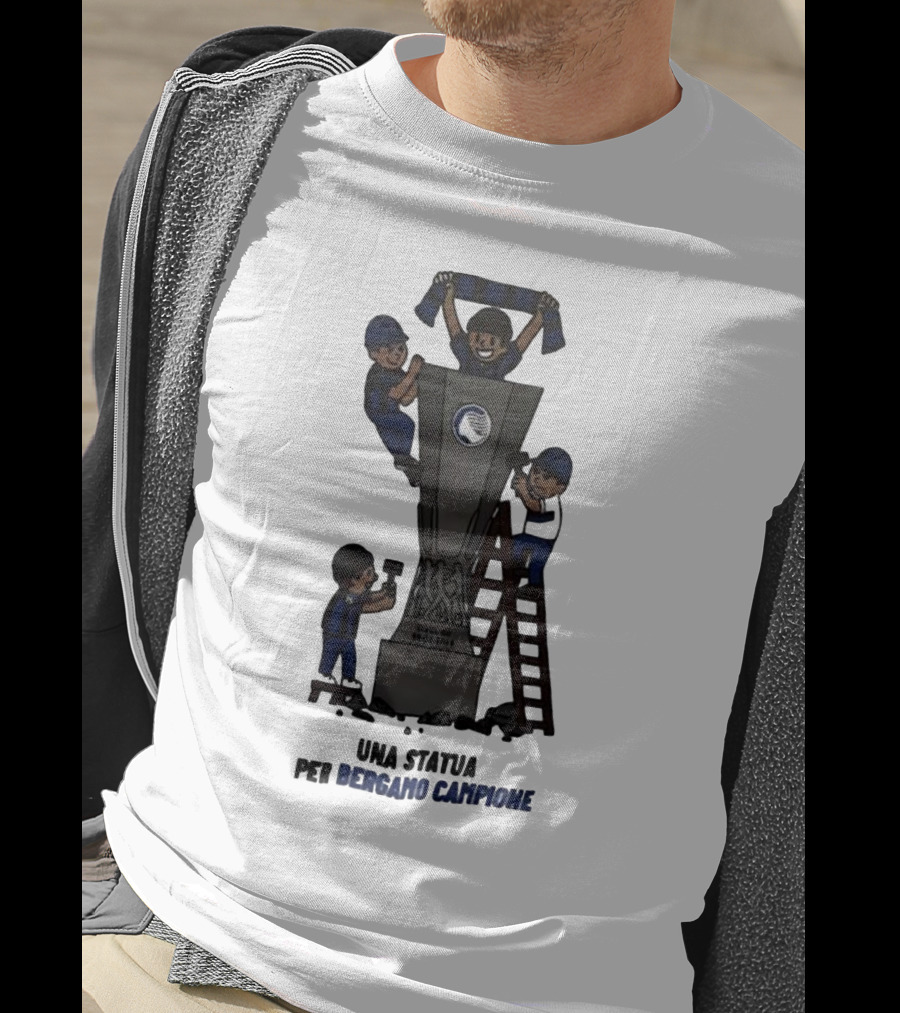 Dublino 22 05 2024 Europa League Cup Una Statua Per Bergamo Campione T-Shirt