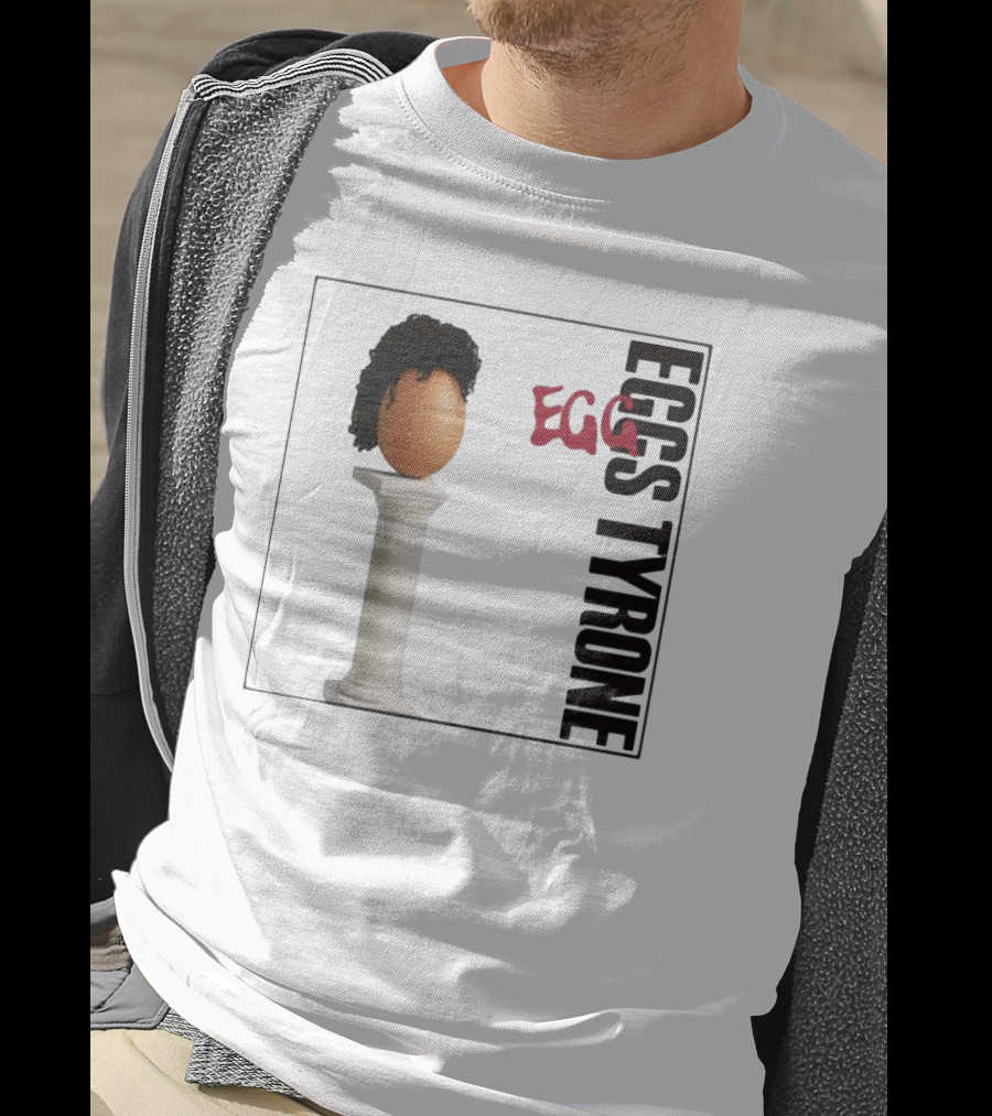 Egg Tyrone Iconic Egg With Wig On Pillar T-Shirt