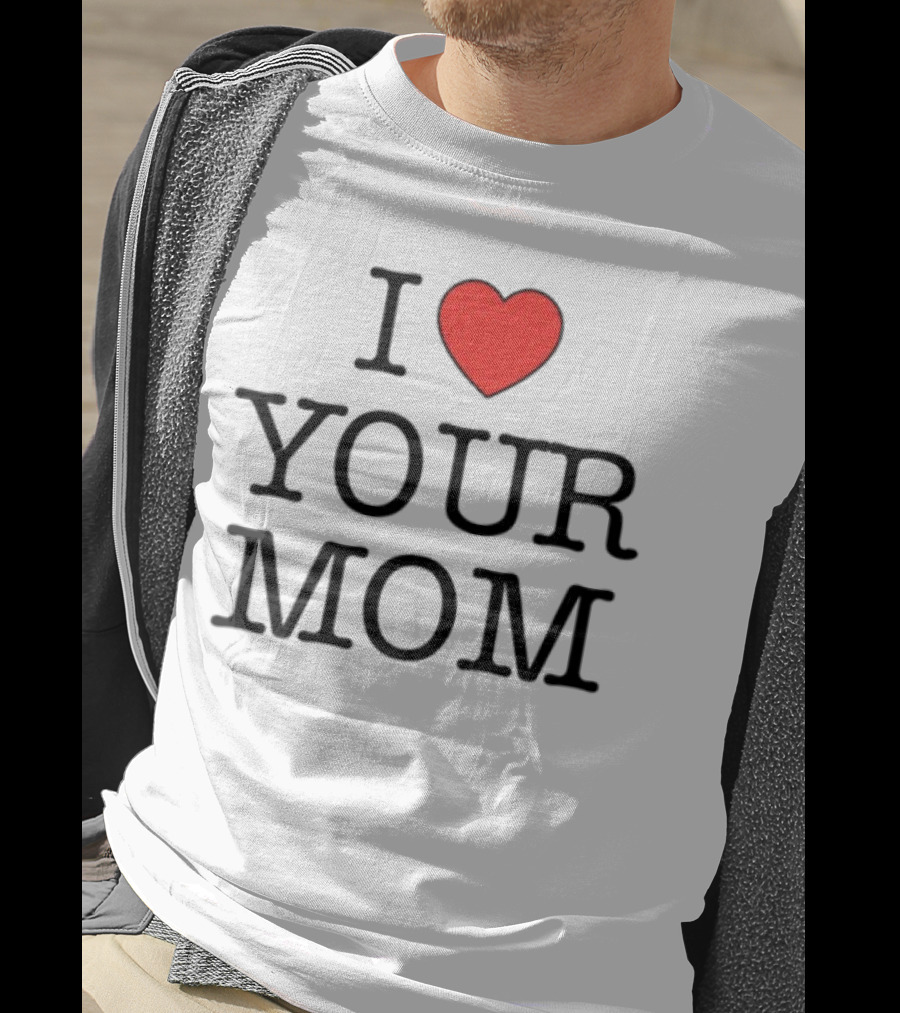 Kruzadar I Love Your Mom Heart Graphic T-Shirt
