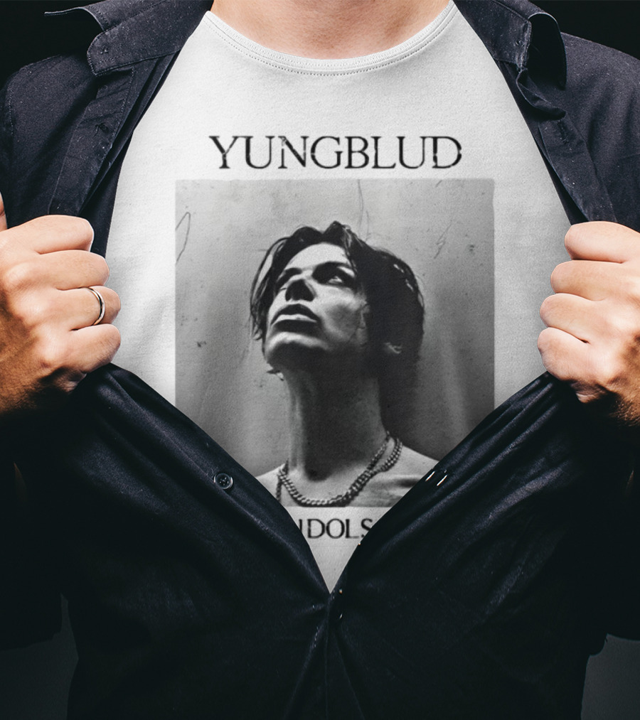 Yungblud Idols Black And White Portrait Chain Necklace T-Shirt