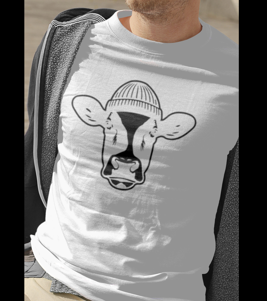 Elias Filmz Bruce Your Friendly Cow In Knitted Hat T-Shirt