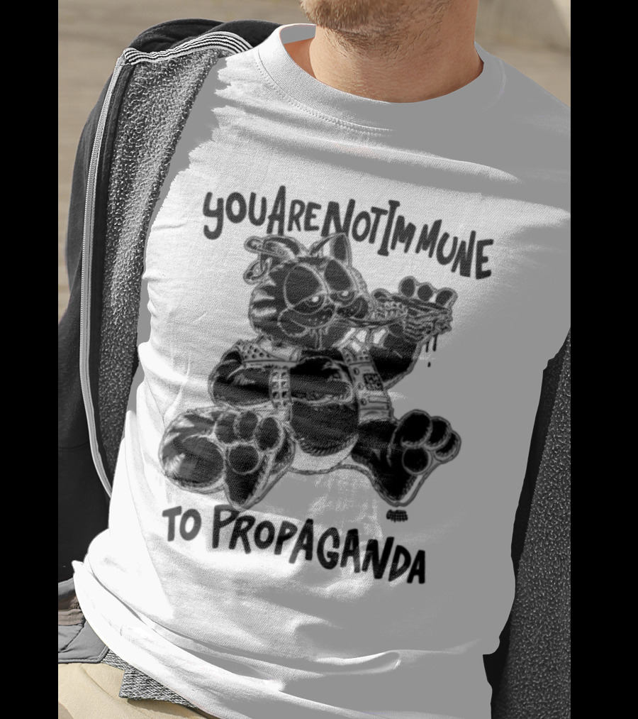 Punkwithacamera Cat With Pizza You Are Not Immune To Propaganda T-Shirt