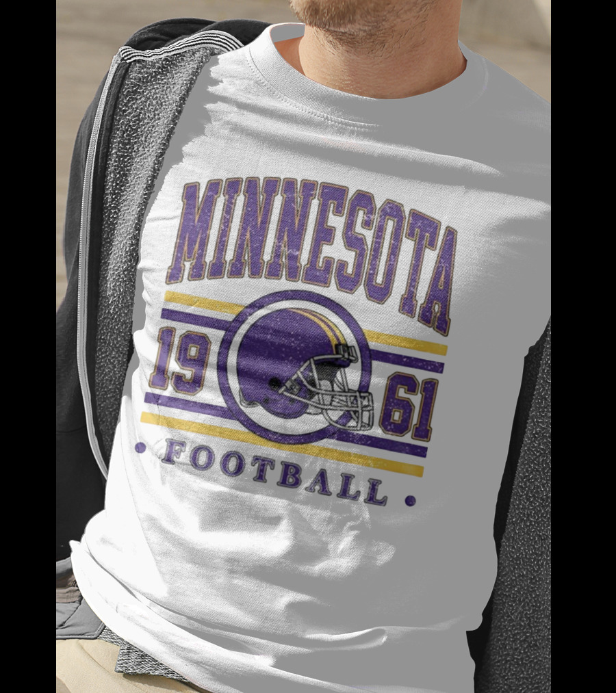Minnesota Vikings Football Helmet 1961 NFL Vintage Style T-Shirt