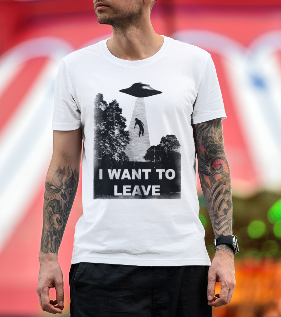 I Want To Leave UFO Abduction Scene Black And White Design T-Shirt