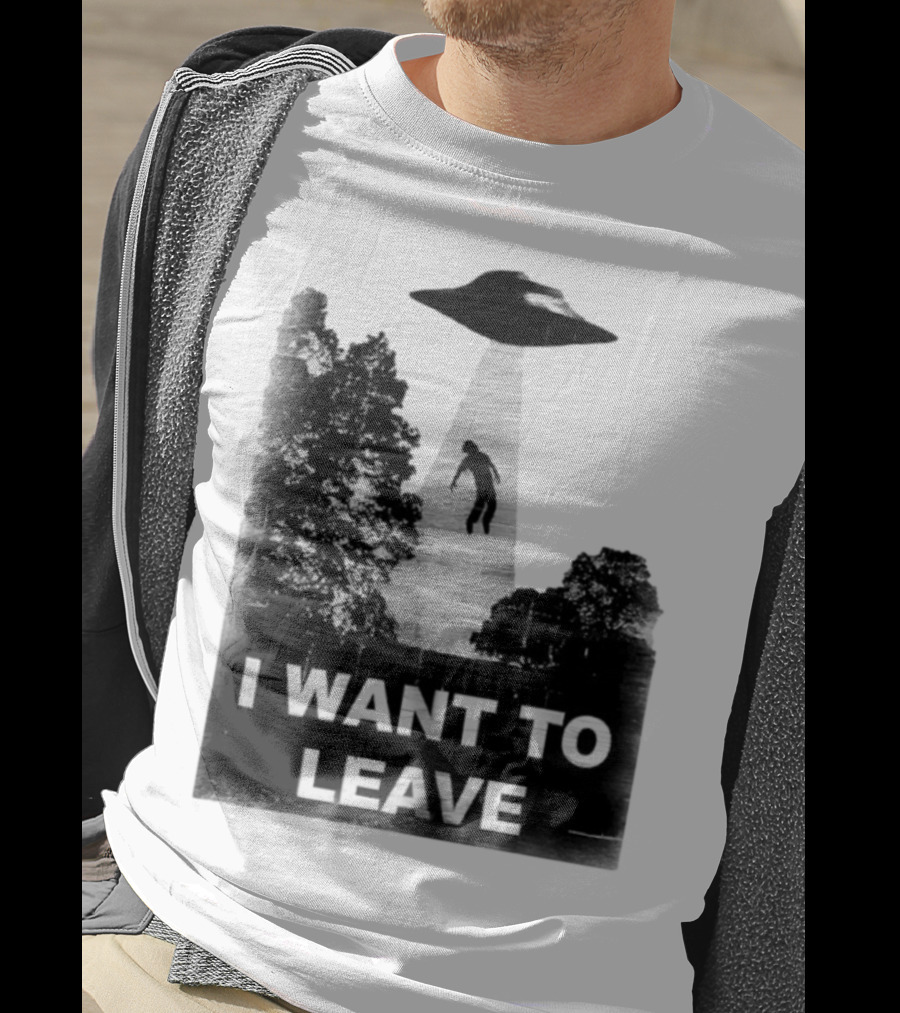I Want To Leave UFO Abduction Scene Black And White Design T-Shirt