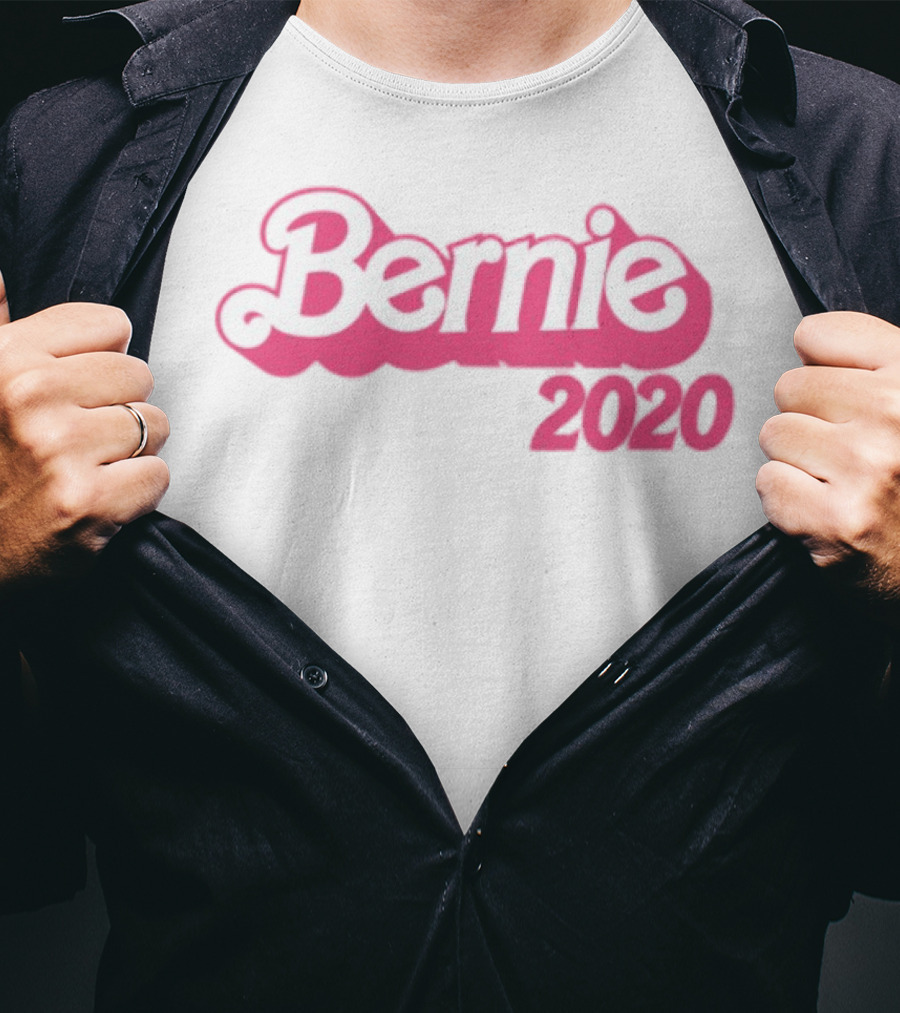 Bernie 2020 Barbie Style Logo Design T-Shirt