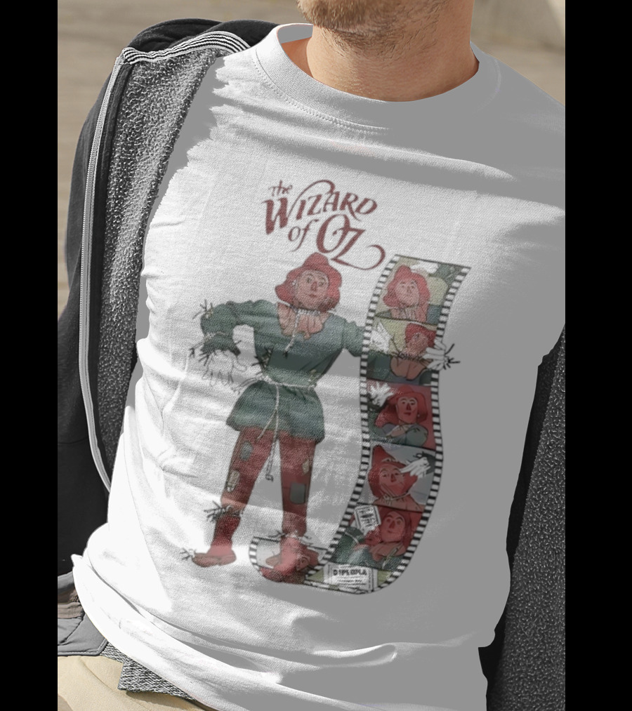 The Wizard Of Oz Scarecrow Illustration With Film Strip Style T-Shirt