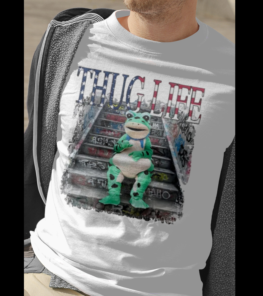THUG LIFE Frog Costume Graffiti Steps T-Shirt