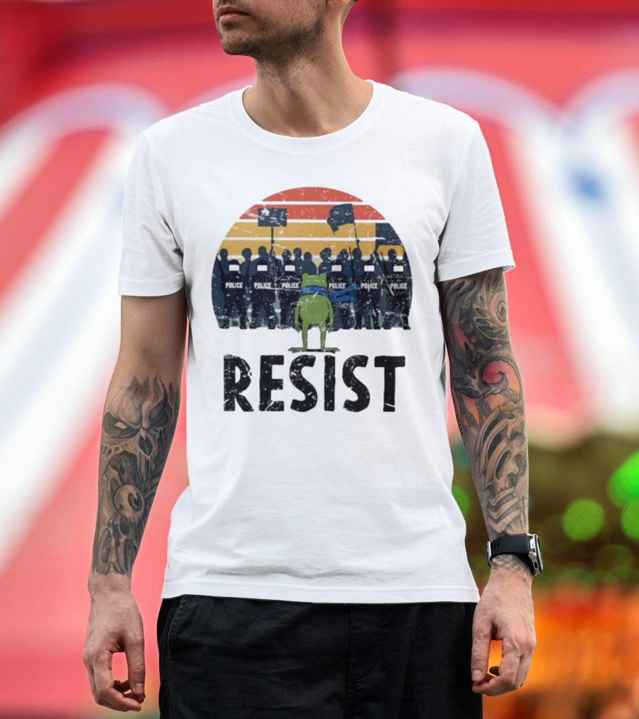 Portland Frog Protester Resist Police Vintage Sunset T-Shirt