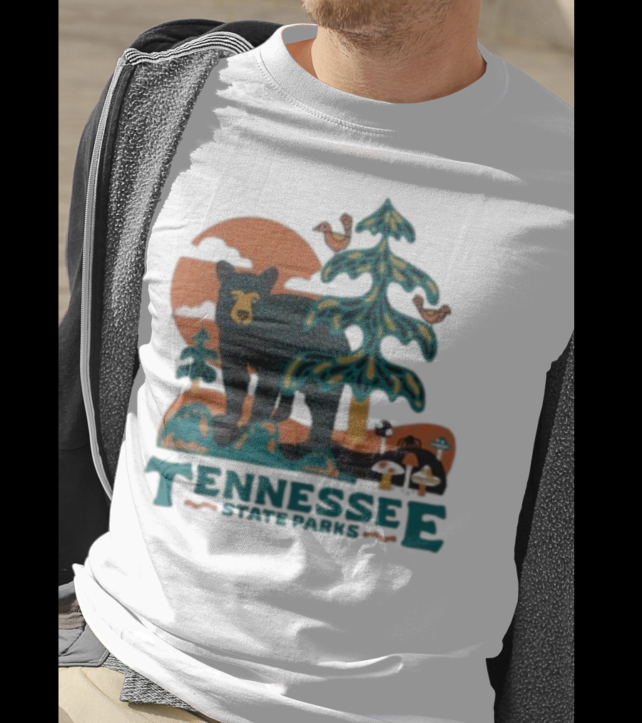 Tennessee State Parks Bear Nature Scene And Forest Wildlife T-Shirt