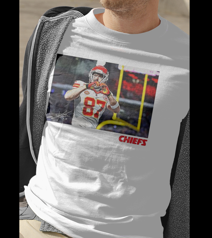 Travis Kelce 87 Kansas City Chiefs Heart Gesture Signature T-Shirt