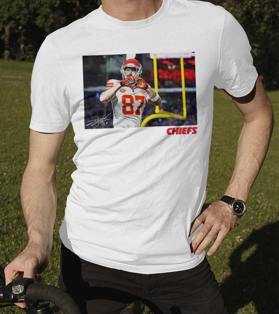 Travis Kelce 87 Kansas City Chiefs Heart Gesture Signature T-Shirt