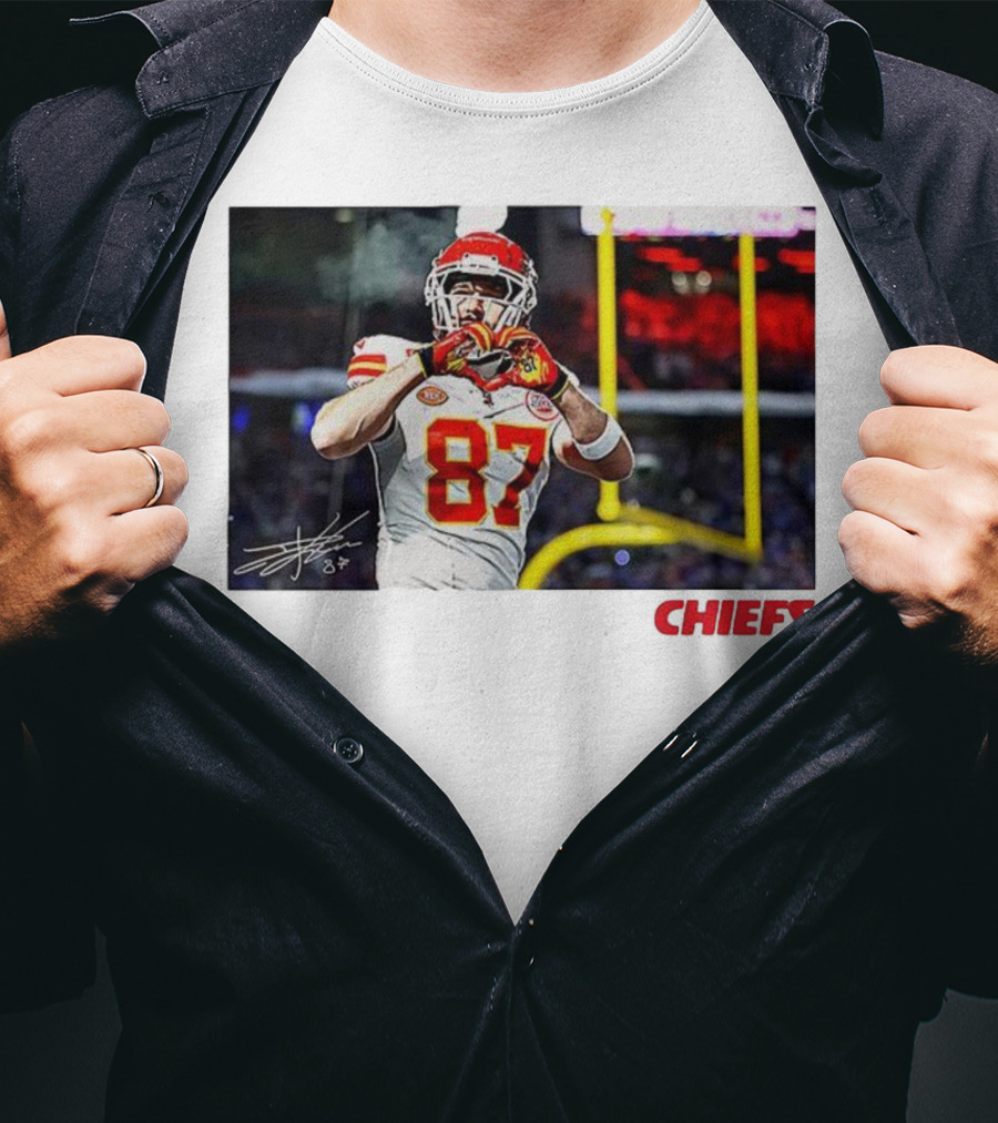 Travis Kelce 87 Kansas City Chiefs Heart Gesture Signature T-Shirt