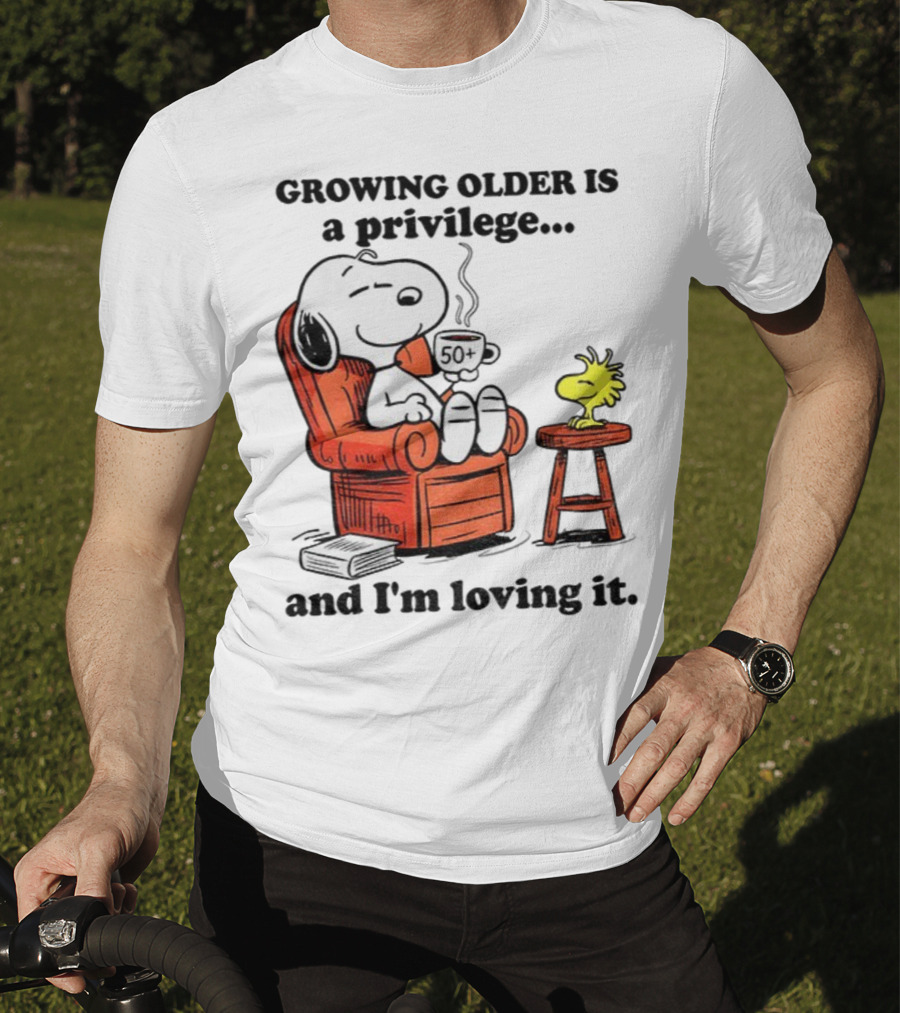 Snoopy And Woodstock Relaxing Growing Older 50+ Privilege And Loving It T-Shirt