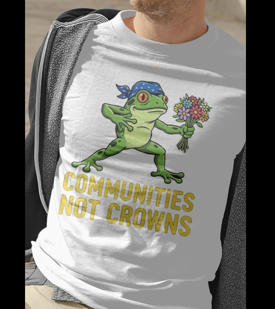 Portland Frog Protester Communities Not Crowns Bandana Frog With Flowers T-Shirt