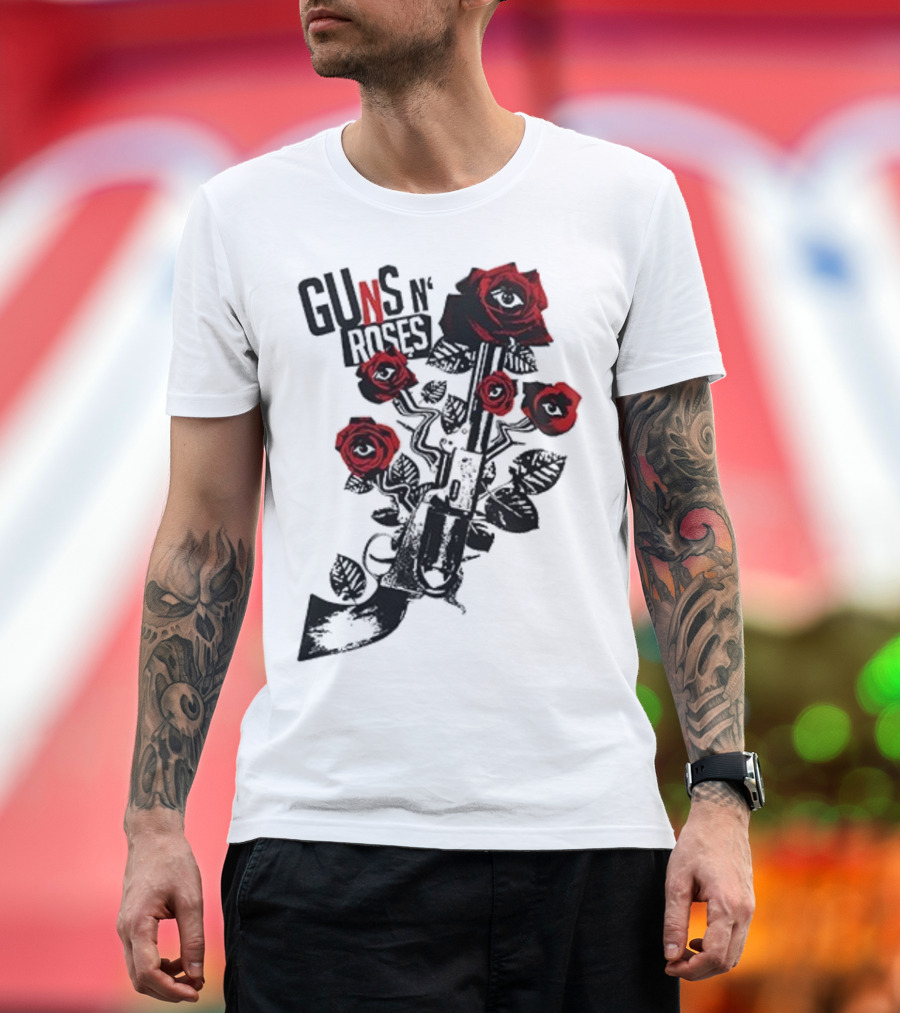 Guns N’ Roses 2025 World Tour Warsaw Red Roses And Pistols T-Shirt