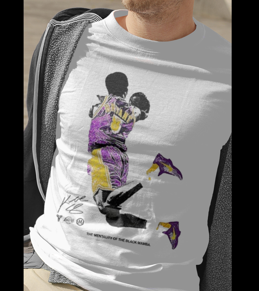 Los Angeles Lakers Kobe Bryant Black Mamba Mentality Purple Gold Signature 8 T-Shirt