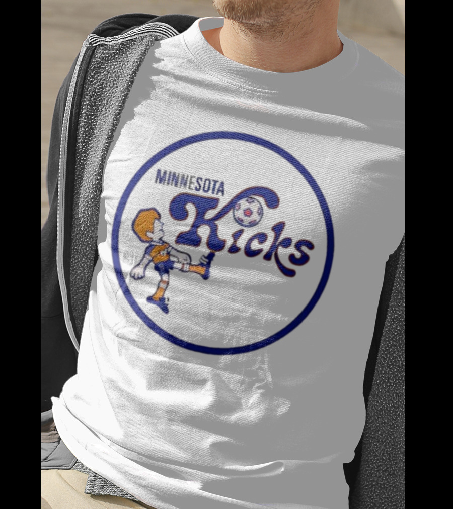 Minnesota Kicks Soccer Cartoon Player Retro Style T-Shirt