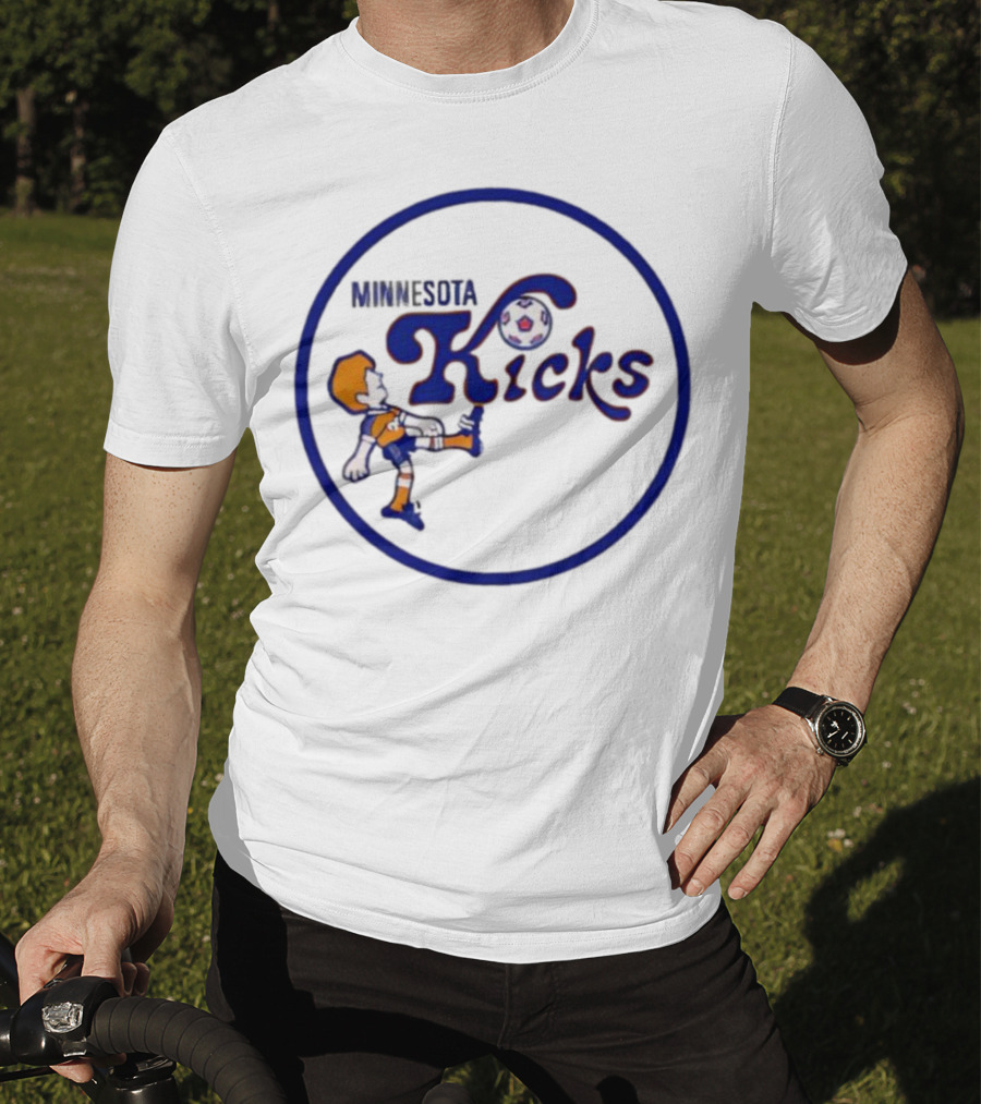 Minnesota Kicks Soccer Cartoon Player Retro Style T-Shirt