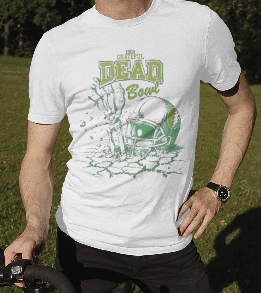 1965 Grateful Dead Boul Helmet Skeleton Hand T-Shirt