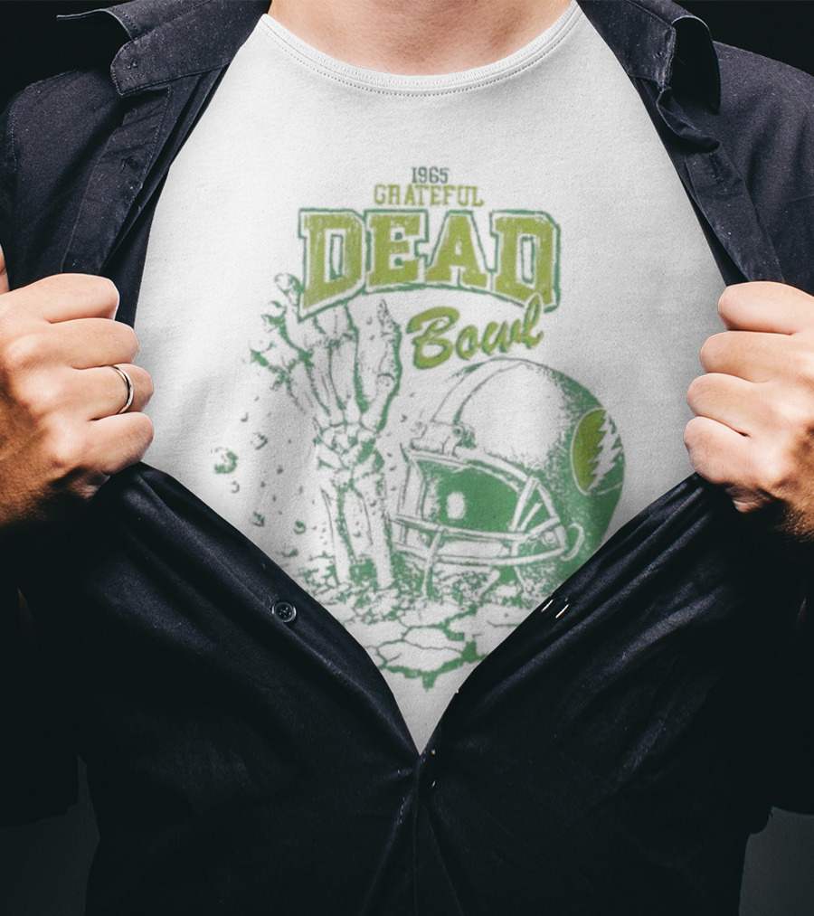1965 Grateful Dead Boul Helmet Skeleton Hand T-Shirt